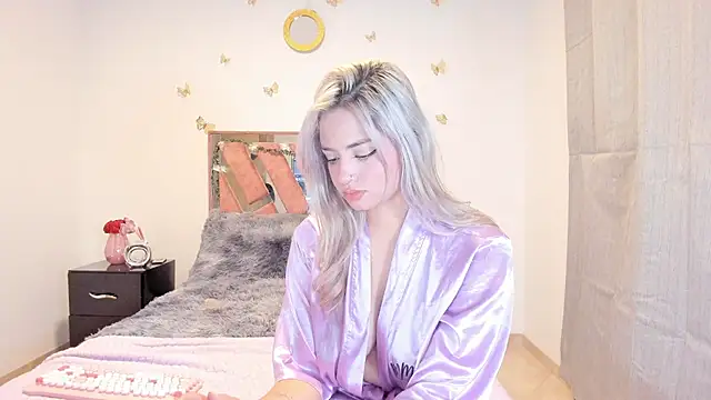 Ella Lenox online show from 25, 9, 2025