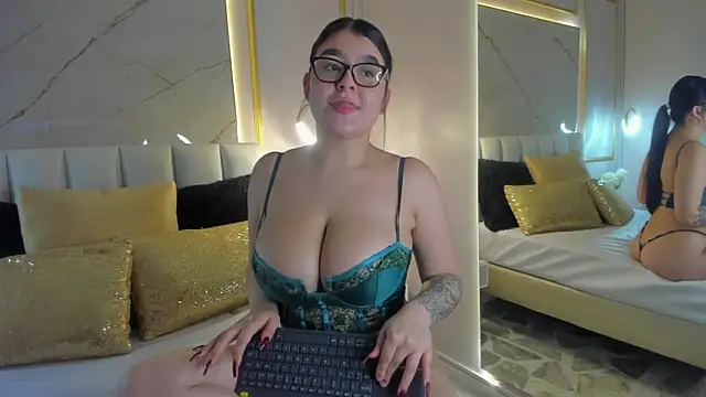 VioletaMaddox online show from 6, 1, 2026