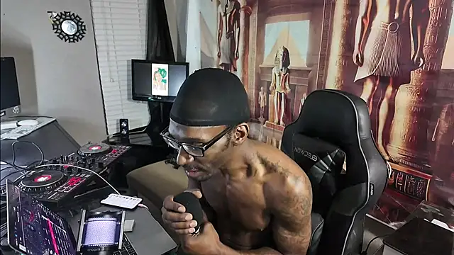 Triggerhappycj100 online show from 29, 3, 2026