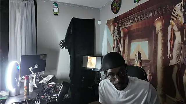 Triggerhappycj100 online show from 30, 3, 2026