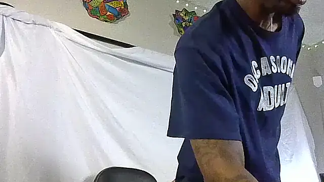 Triggerhappycj100 online show from 23, 4, 2026