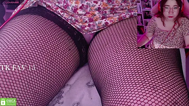 Pink girl0n online show from 28, 11, 2025