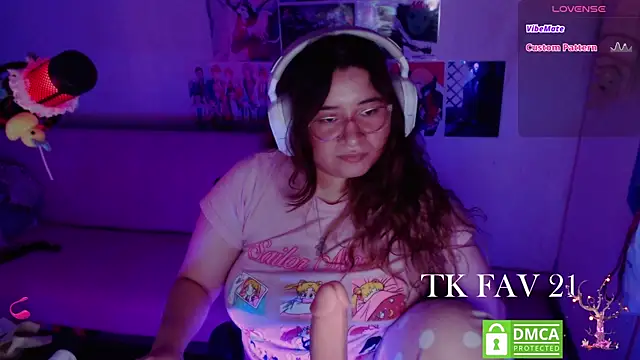 Pink girl0n online show from 28, 5, 2026