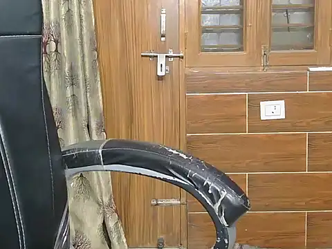 Diyaa Singh online show from 11, 6, 2026