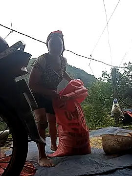 Snapshot of Mamapm20 chatting on 12, 9, 2025 Mamapm20 online show from 12, 9, 2025