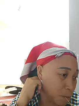 Snapshot of Mamapm20 chatting on 10, 10, 2025 Mamapm20 online show from 10, 10, 2025