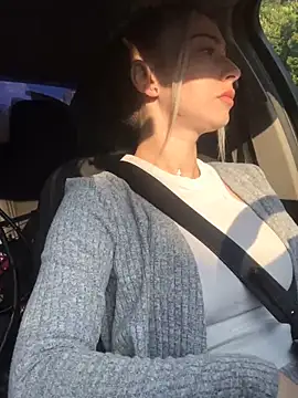 Reina Cummings online show from 9, 9, 2025