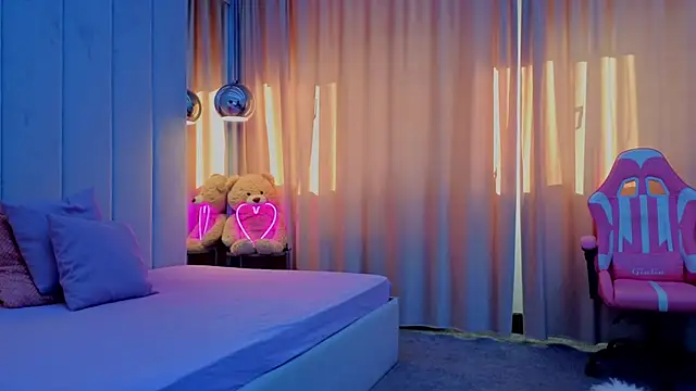 Reina Cummings online show from 30, 10, 2025