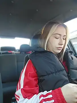 Reina Cummings online show from 9, 4, 2026