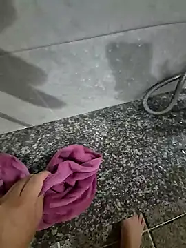 Snapshot of starvingo2002 chatting on 26, 11, 2025 starvingo2002 online show from 26, 11, 2025