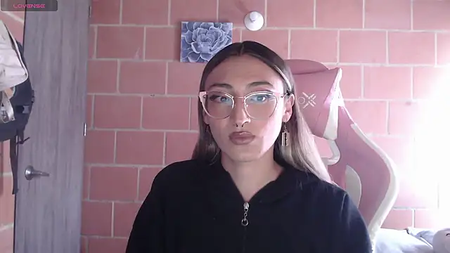 Andrea camilaaa online show from 4, 2, 2026