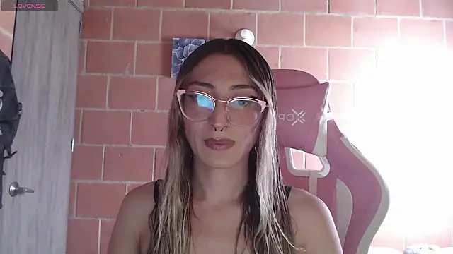 Andrea camilaaa online show from 10, 2, 2026