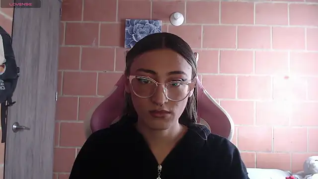 Andrea camilaaa online show from 16, 2, 2026