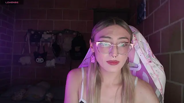Snapshot of Andrea_camilaaa chatting on 29, 5, 2026 Andrea camilaaa online show from 29, 5, 2026