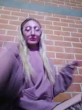 Andrea camilaaa online show from 1, 7, 2026