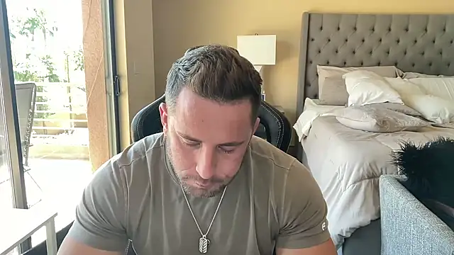 brettmycles28 online show from 12, 9, 2025