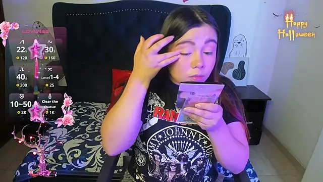 LucyPetit online show from 16, 10, 2025