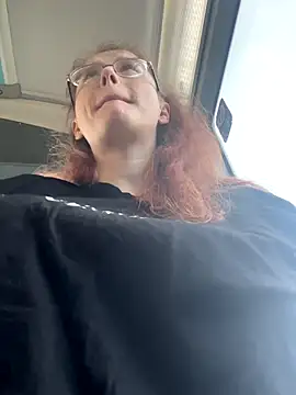 Snapshot of raen001 chatting on 7, 11, 2025 raen001 online show from 7, 11, 2025