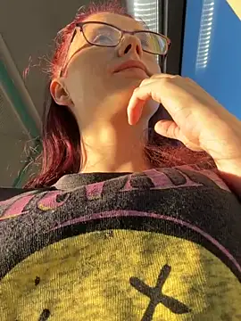 Snapshot of raen001 chatting on 25, 11, 2025 raen001 online show from 25, 11, 2025