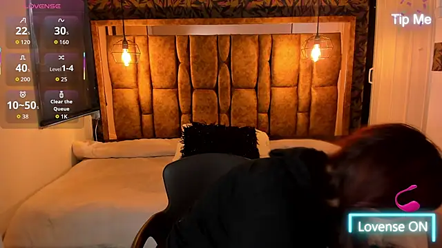 Isa Thompson   online show from 25, 10, 2025