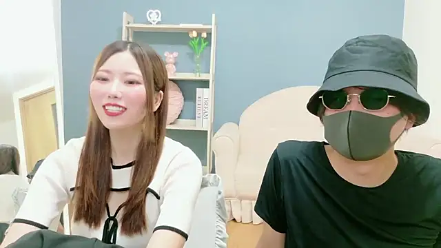 Snapshot of Reto-sama chatting on 15, 9, 2025 Reto-sama online show from 15, 9, 2025