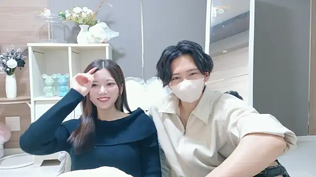 Snapshot of Reto-sama chatting on 1, 10, 2025 Reto-sama online show from 1, 10, 2025