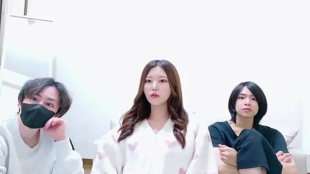 Snapshot of Reto-sama chatting on 9, 11, 2025 Reto-sama online show from 9, 11, 2025