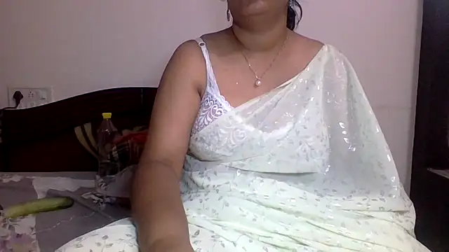 Snapshot of anu-anu2002 chatting on 15, 5, 2026 anu-anu2002 online show from 15, 5, 2026