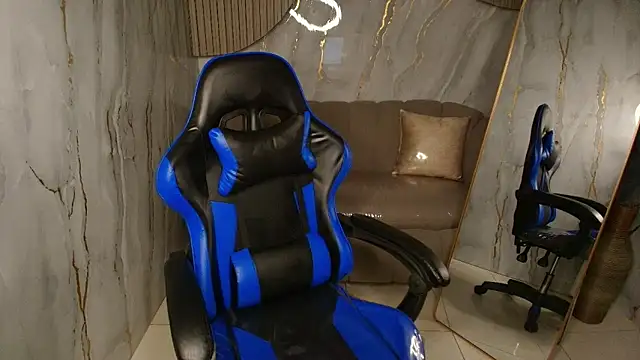 Snapshot of martina1_r chatting on 10, 9, 2025 martina1 r online show from 10, 9, 2025