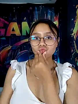 SofieLove 01 online show from 23, 4, 2026