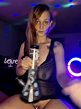 PeachyAriel online show from 25, 7, 2026
