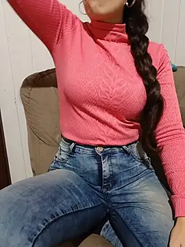 cicinha3657 online show from 10, 6, 2026