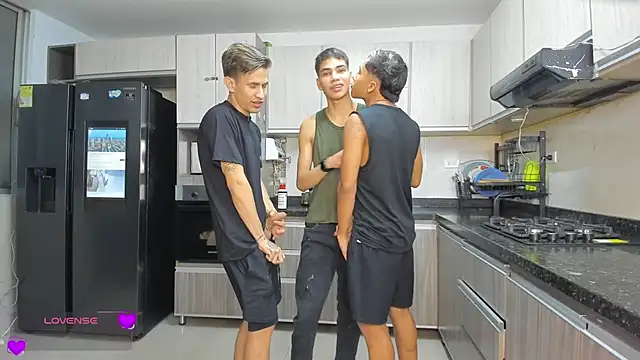 Bisexlifehot   online show from 7, 2, 2026