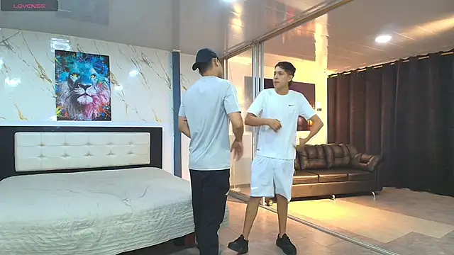 Bisexlifehot   online show from 21, 4, 2026