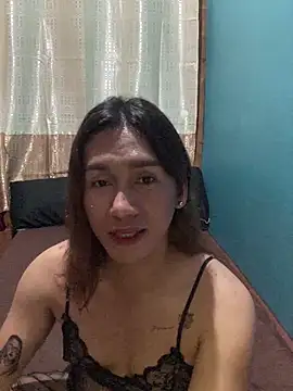 pretty TRANSjona online show from 24, 10, 2025