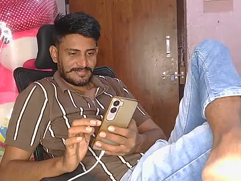 krishjaat43 online show from 22, 4, 2026