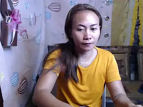 Snapshot of joanpetite chatting on 27, 5, 2026 joanpetite online show from 27, 5, 2026