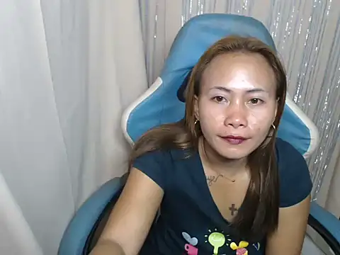 Snapshot of joanpetite chatting on 23, 6, 2026 joanpetite online show from 23, 6, 2026