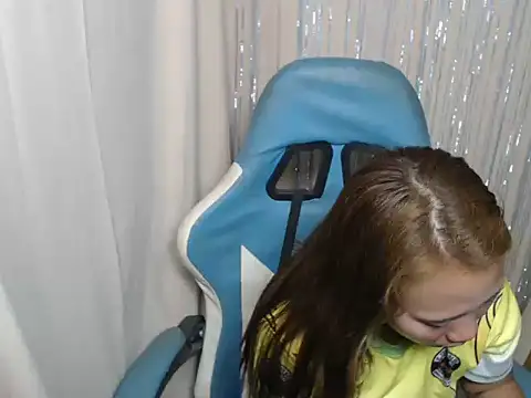 Snapshot of joanpetite chatting on 25, 6, 2026 joanpetite online show from 25, 6, 2026