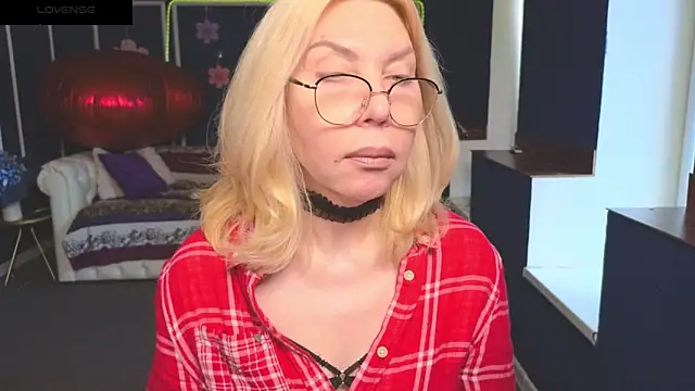 Wendy Waves online show from 9, 6, 2026