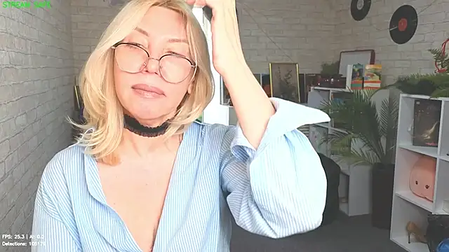 Wendy Waves online show from 24, 7, 2026