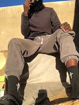 cuminsidebby online show from 28, 4, 2026