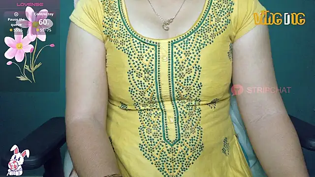 Snapshot of megHana_teLugGu chatting on 15, 9, 2025 megHana teLugGu online show from 15, 9, 2025