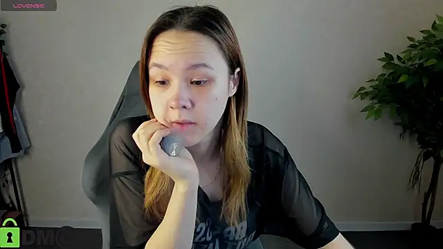 Lori Blossom online show from 3, 2, 2026