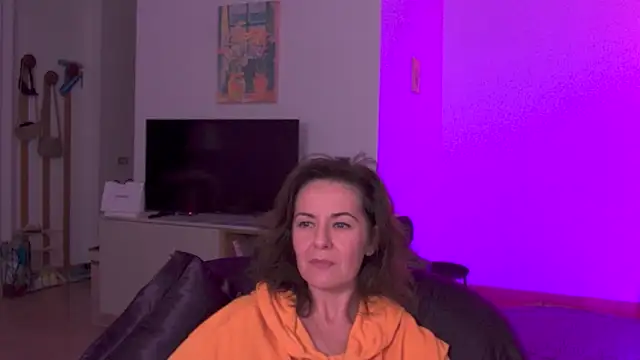 Snapshot of Witch_in_Silk chatting on 17, 10, 2025 Witch in Silk online show from 17, 10, 2025