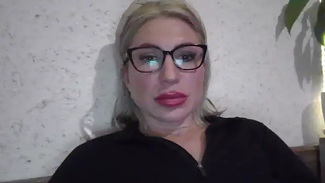 fox red lady7 online show from 19, 4, 2026