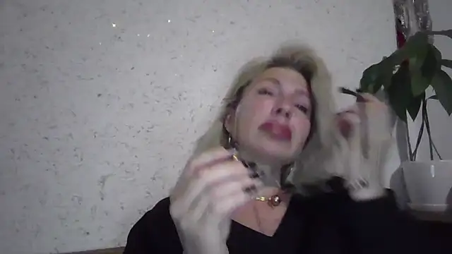 fox red lady7 online show from 17, 5, 2026