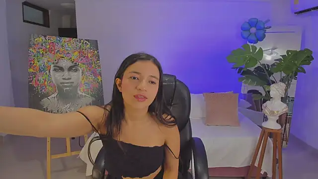 Snapshot of LUNAA___ chatting on 27, 7, 2026 LUNAA online show from 27, 7, 2026