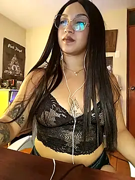 FallsForHerSmile online show from 23, 4, 2026