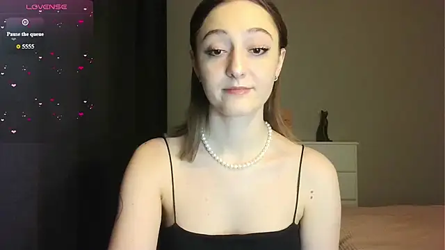 white liillyy online show from 24, 3, 2026